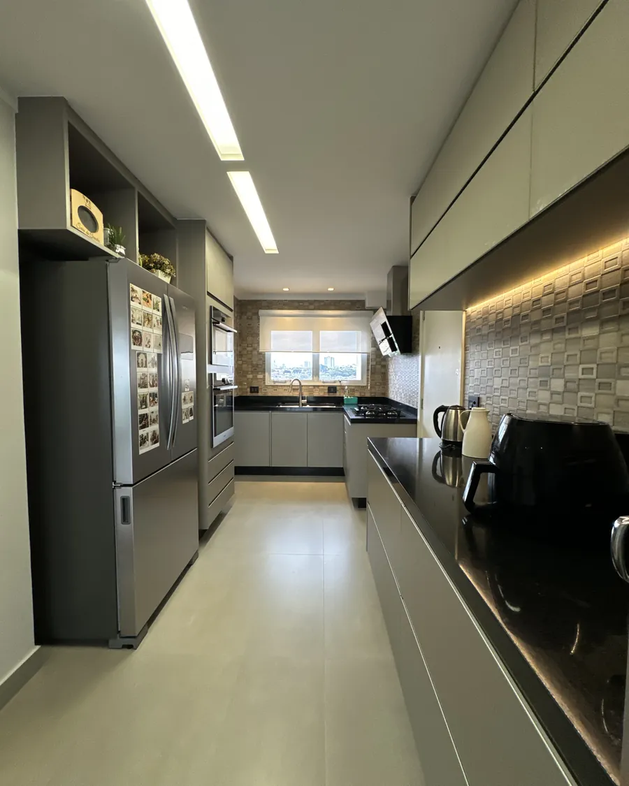 Bancada e armários da cozinha